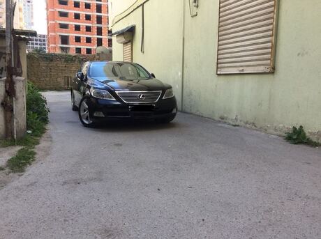 Lexus LS 460