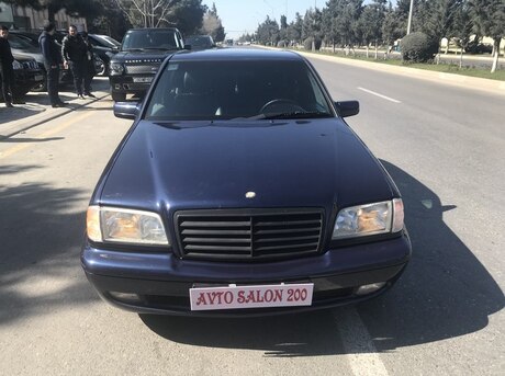 Mercedes C 200