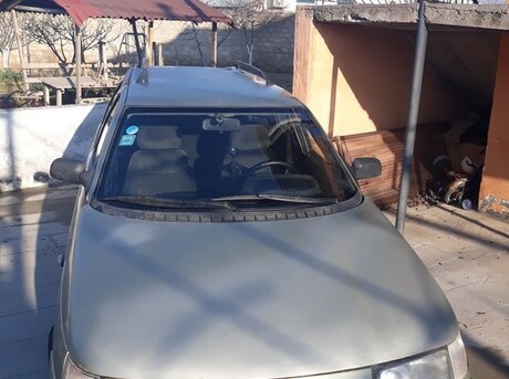 LADA (VAZ) 2111