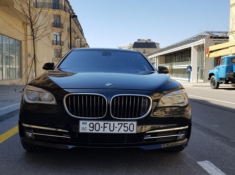 BMW 750