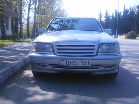 Mercedes C 230
