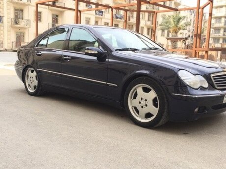 Mercedes C 200