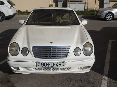 Mercedes E 320