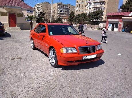 Mercedes C 200