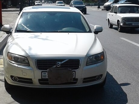 Volvo S 80