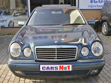 Mercedes E 240