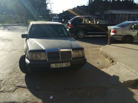 Mercedes E 300