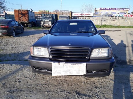 Mercedes C 180