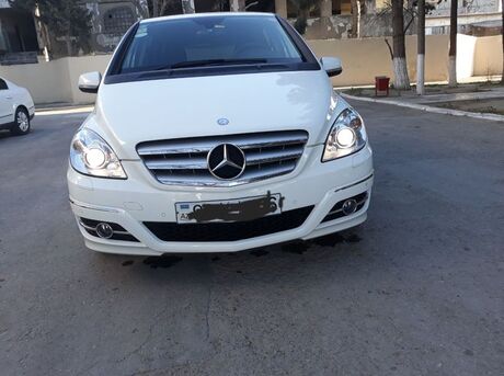 Mercedes B 200