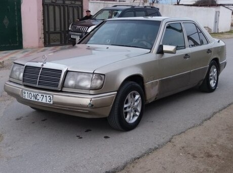 Mercedes E 200