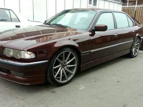 BMW 750