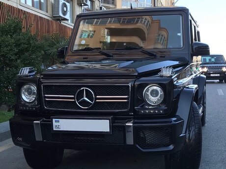 Mercedes G 400