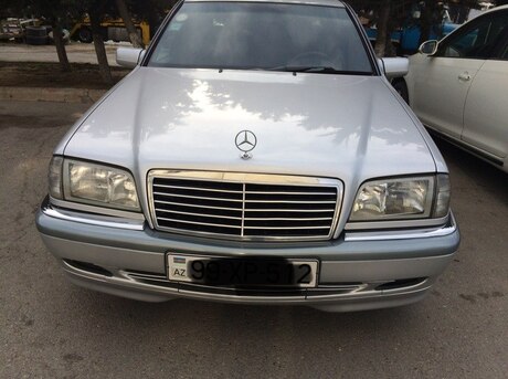 Mercedes C 180