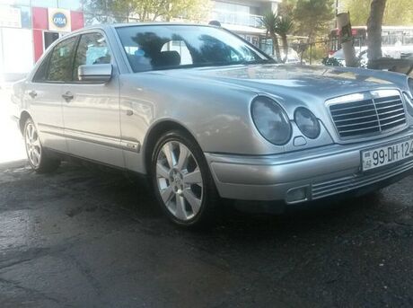Mercedes E 300
