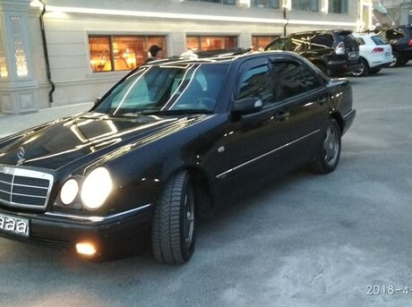 Mercedes E 300