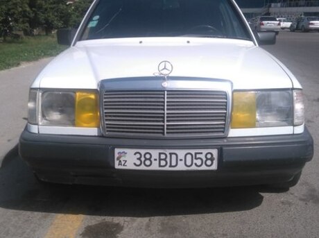Mercedes E 230