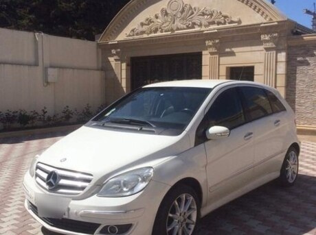 Mercedes B 200