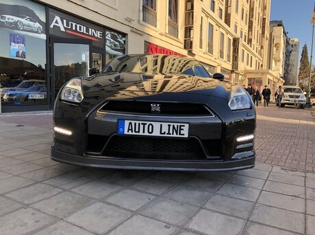 Nissan GT-R