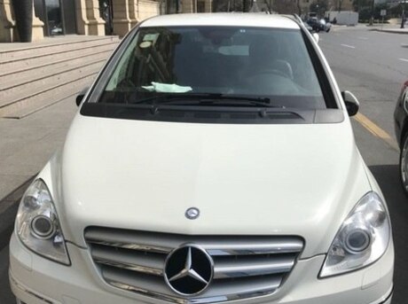 Mercedes B 180