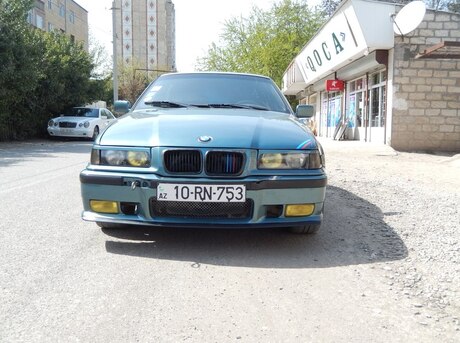 BMW 325