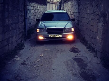 Mercedes C 280