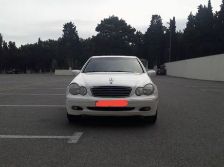 Mercedes C 240