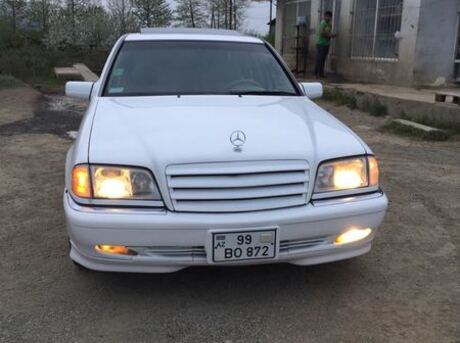 Mercedes C 230
