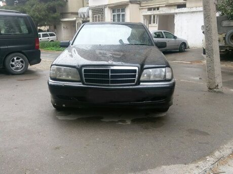 Mercedes C 200