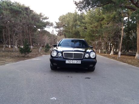 Mercedes E 240