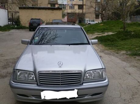 Mercedes C 180