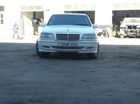 Mercedes C 230