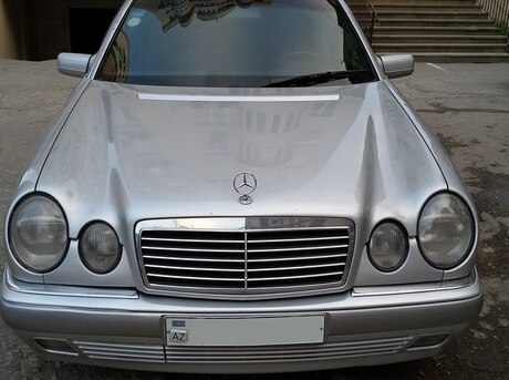 Mercedes E 290