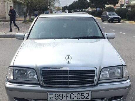 Mercedes C 180