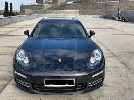 Porsche Panamera 4S