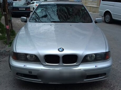 BMW 523