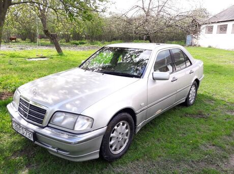 Mercedes C 180