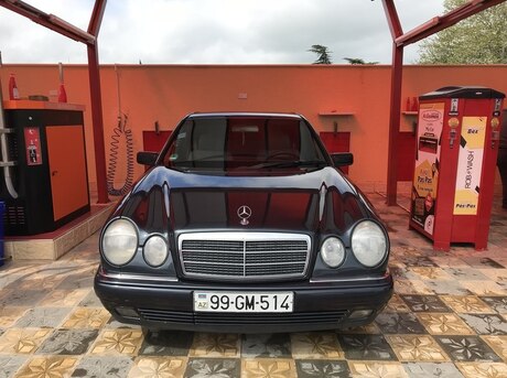 Mercedes E 200