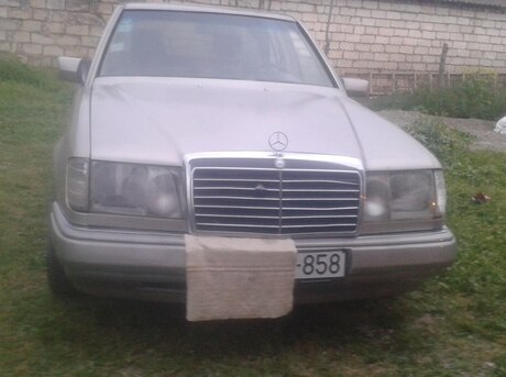Mercedes E 220