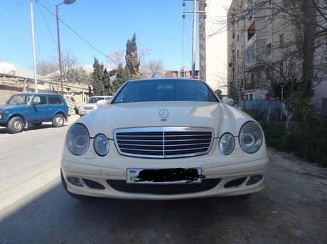 Mercedes E 220