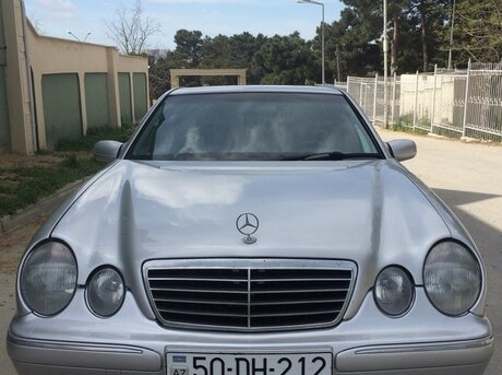Mercedes E 220