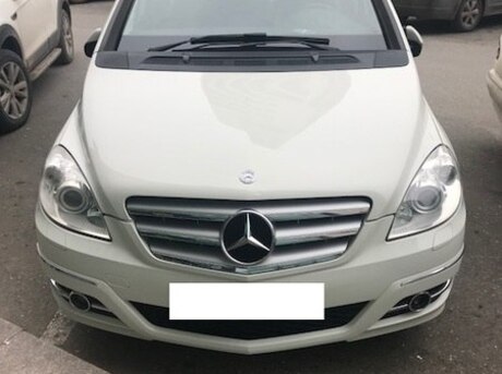 Mercedes B 180