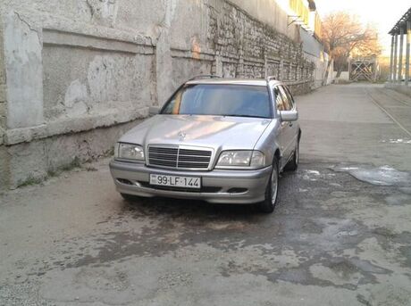 Mercedes C 180