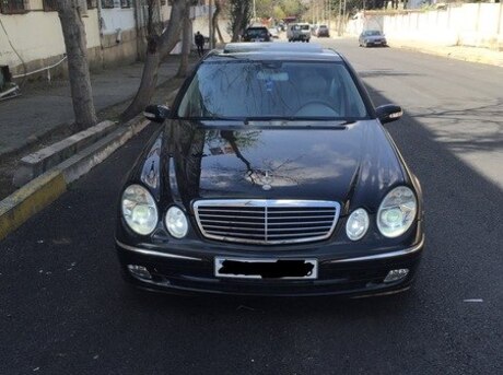 Mercedes E 240