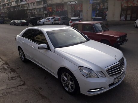 Mercedes E 220