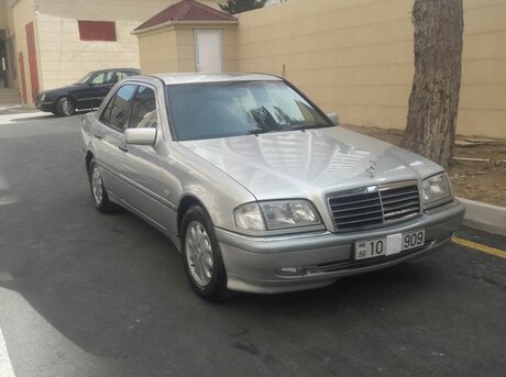 Mercedes C 240