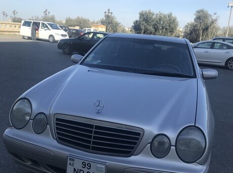 Mercedes E 320