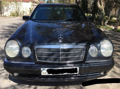 Mercedes E 220