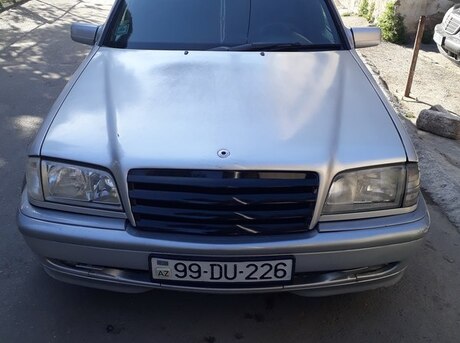 Mercedes C 180