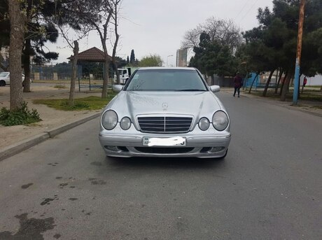 Mercedes E 220