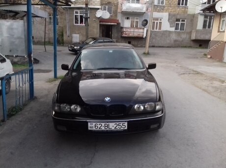 BMW 523